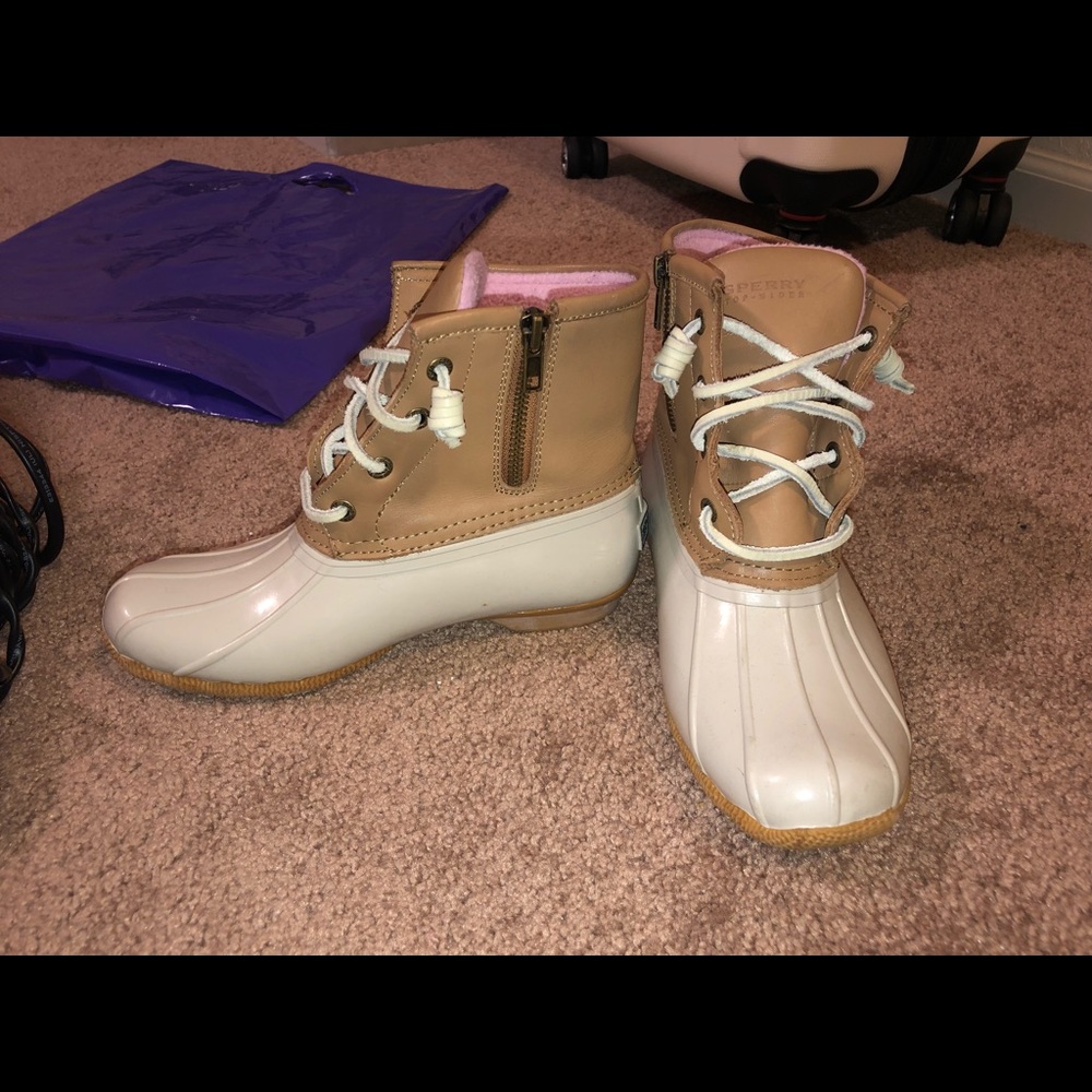 SPERRY RAINBOOTS!!!